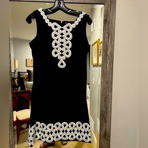 Lilly Pulitzer sleeveless mini dress. Size 6. Black with silver metallic accents